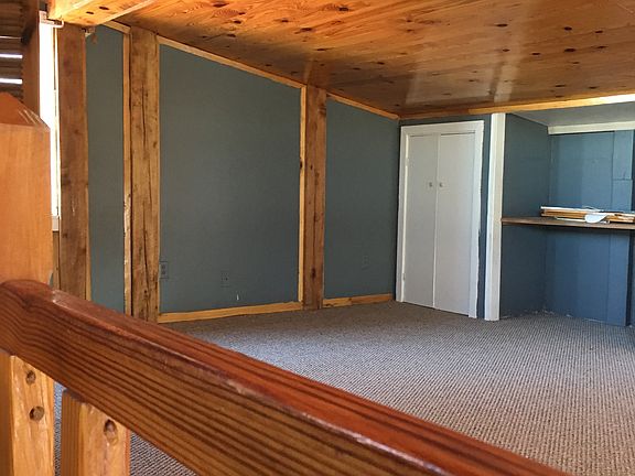 Loft space for additional bedroom/office