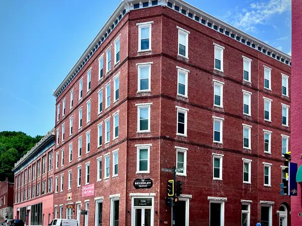 104 S New St #201, Staunton, VA 24401