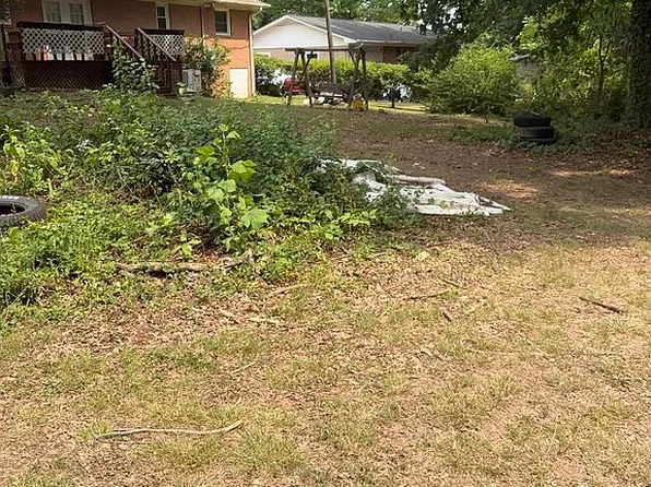 3803 Pineneedle Dr, Greensboro, NC 27405
