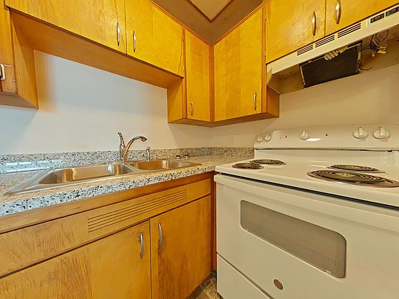 4th image of 111-113 NW 11th St #203