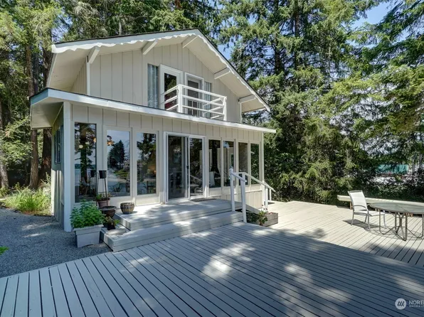 120 E Fair Harbor Lane, Grapeview, WA 98546