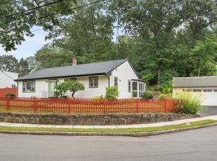 24 Woodcliff Rd, Quincy, MA 02169