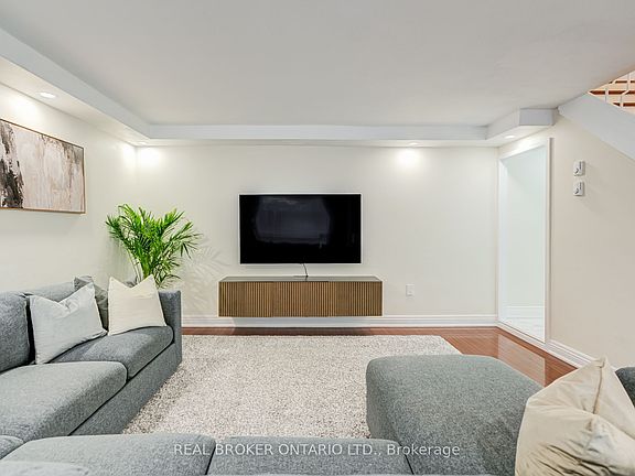 4th image of 130 Ling Rd
