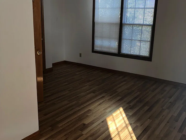 273 S Logan St — Photo 3