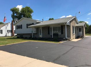 847 S Clinton St, Stockbridge, MI 49285