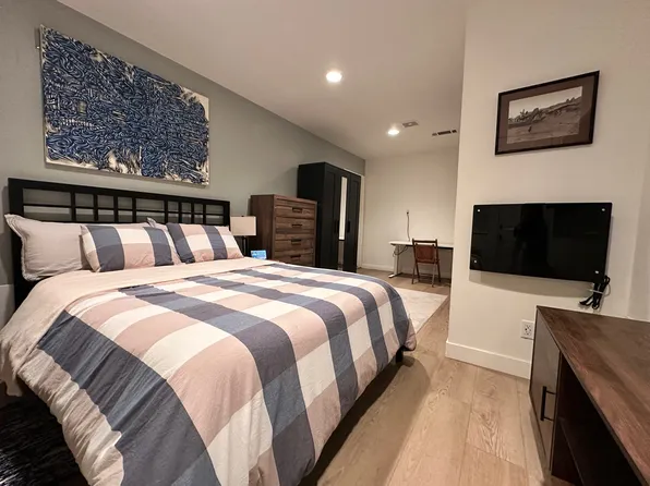 16644 Nordhoff St, North Hills, CA 91343