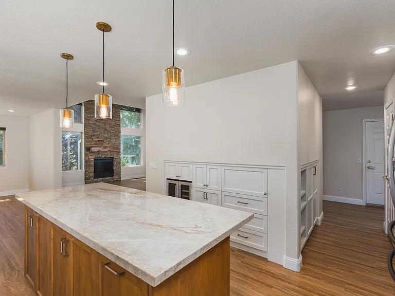 2213 Ridgeview Dr — Photo 6