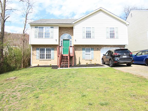 2nd image of 5003 Meadow Crossing Ln NE