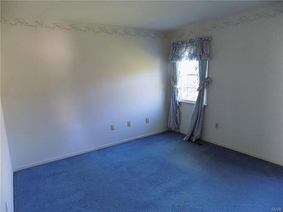 3rd image of 3508 Dundee Ct