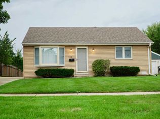 218 N Louis St, Mount Prospect, IL 60056