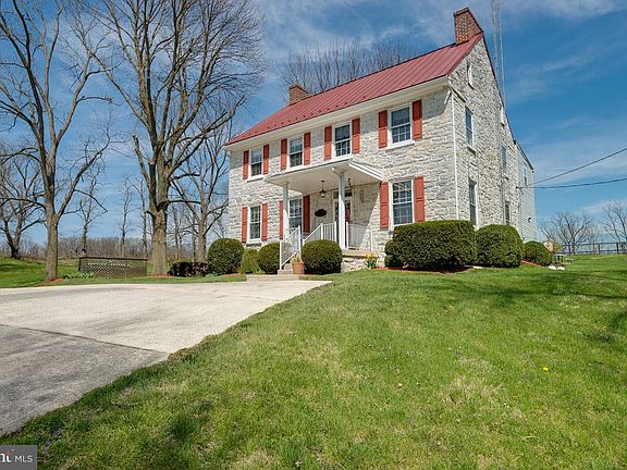 5th image of 17700 Carter Ln