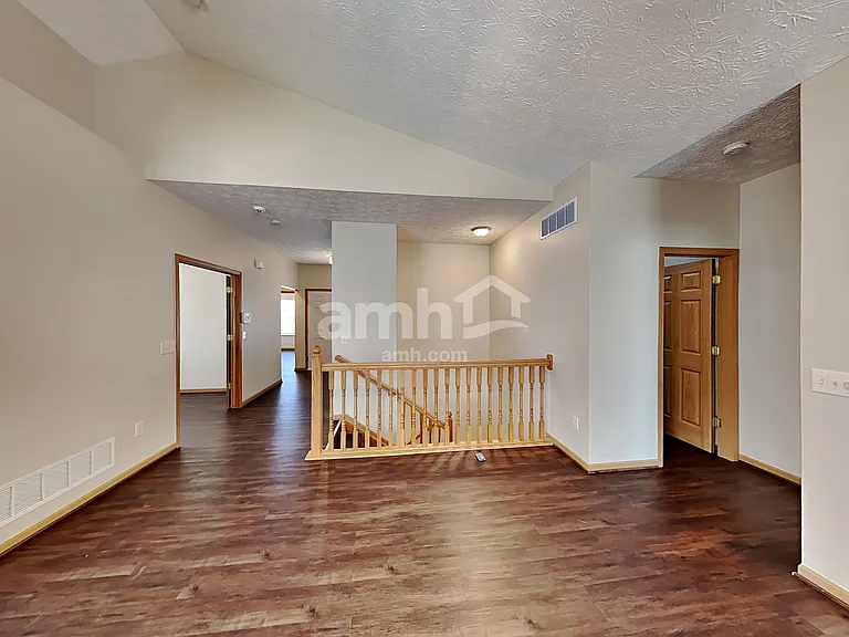 1468 E Quail Run Dr — Photo 7
