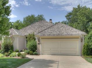 10176 S Shadow Cir, Olathe, KS 66061