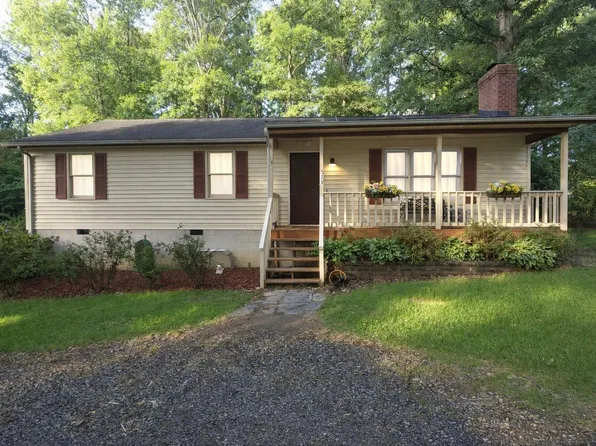 733 Canterbury Dr, Ruther Glen, VA 22546