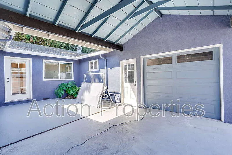 3 bed, 2.0 bath, 1148 sqft, $5,495 — Photo 2