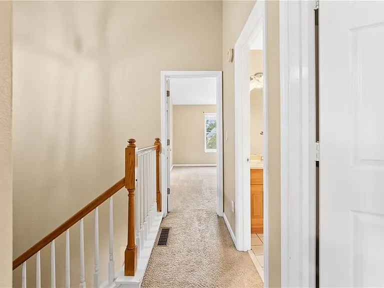 2266 Oak Glenn Cir — Photo 22
