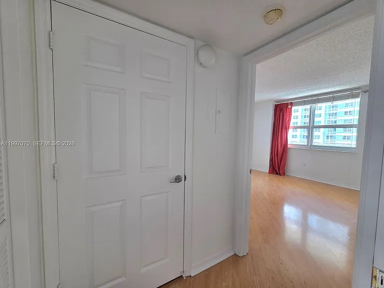 1155 Brickell Bay Dr #2006 — Photo 17