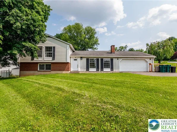 23 Devon Dr, Easton, PA 18045