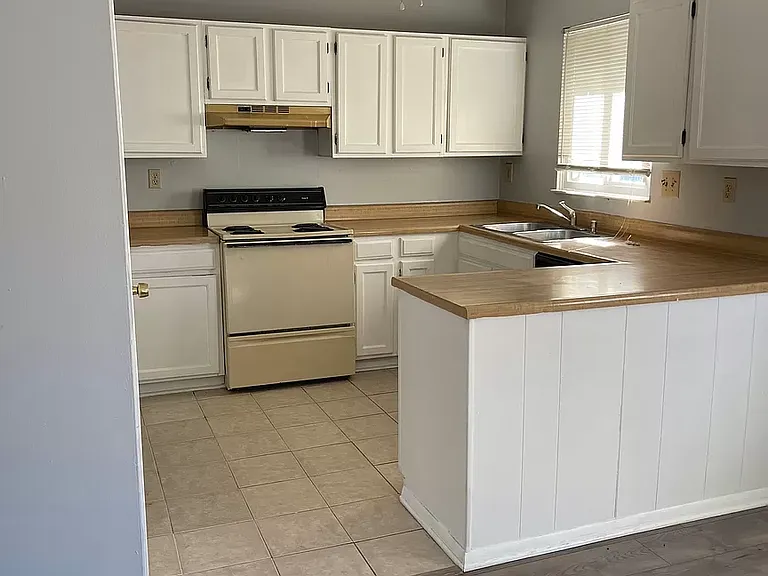 7331 Palgrave Ln — Photo 3