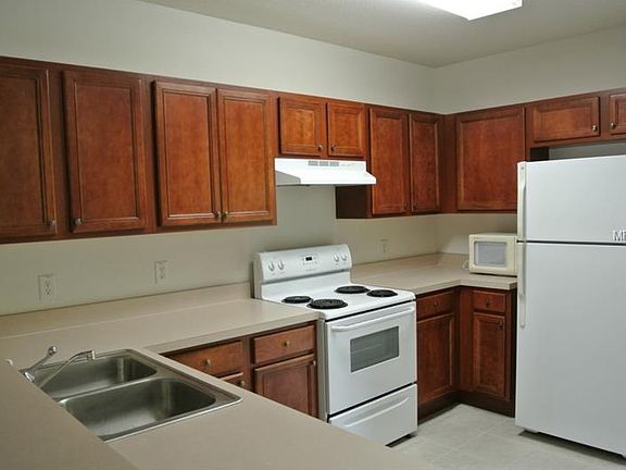 5th image of 6111 Olivedale Dr