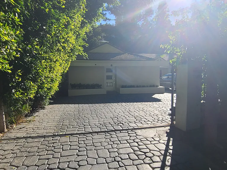 1258 Coldwater Canyon Dr #ADU — Photo 17