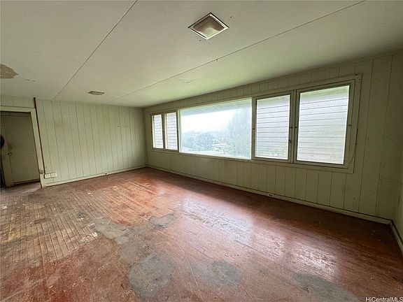 2nd image of 1912 Aupuni St