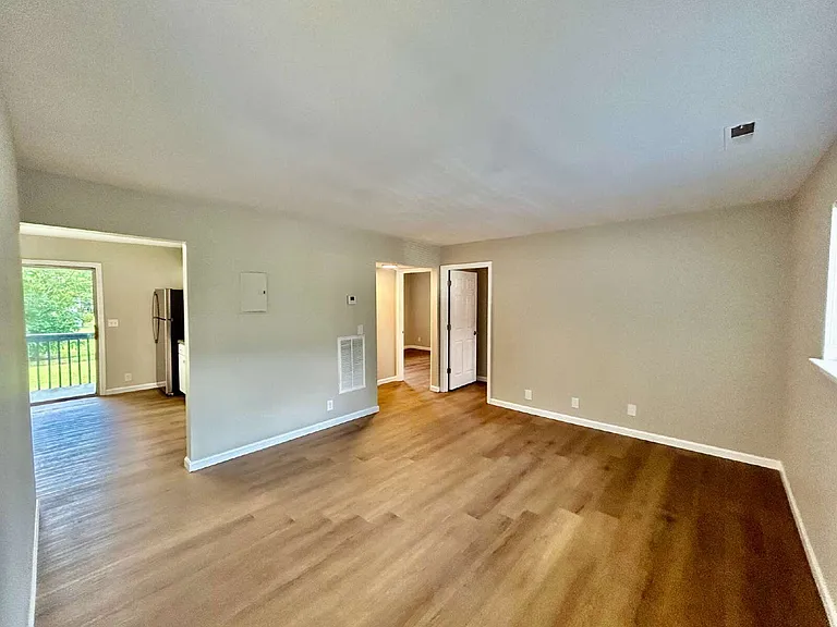 305 Woodcreek Dr #C-5 — Photo 7