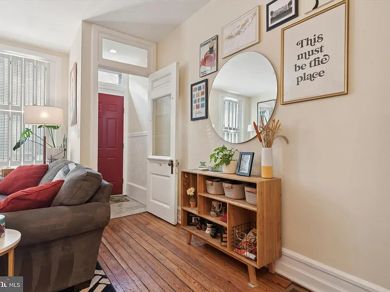 889 N Bucknell St — Photo 5