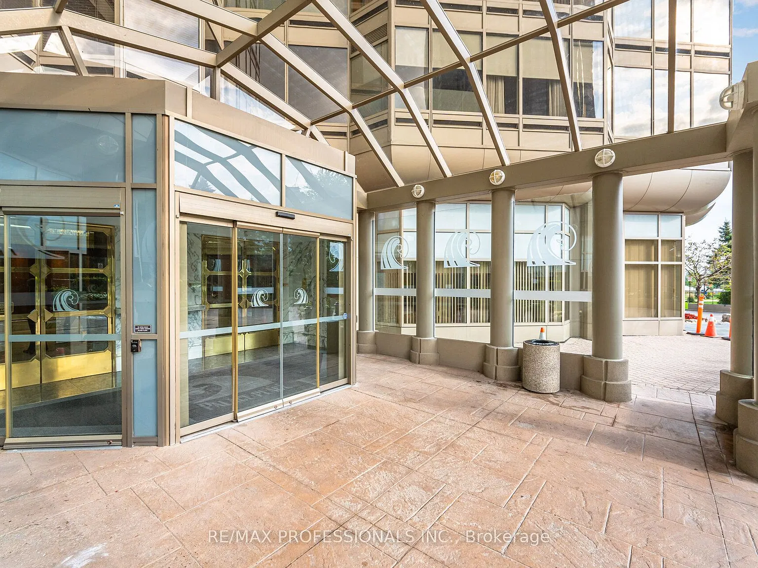 1 Palace Pier Ct — Photo 3