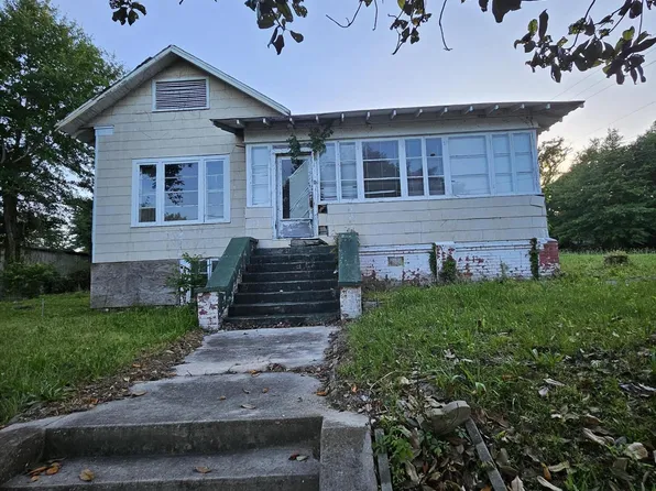 604 S Broadway St, McComb, MS 39648