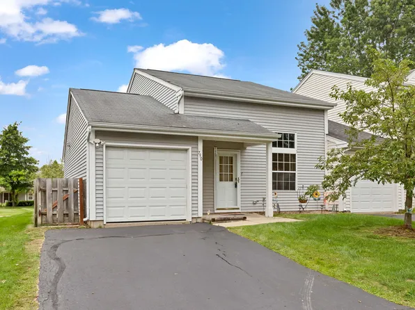 790 Brittany Ln, Island Lake, IL 60042