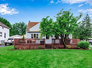 4810 Bay View Rd, Hamburg, NY 14075