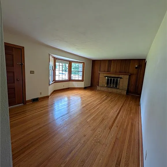 4720 Haywood Dr — Photo 7