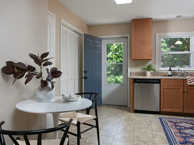 433A Northside Dr — Photo 10