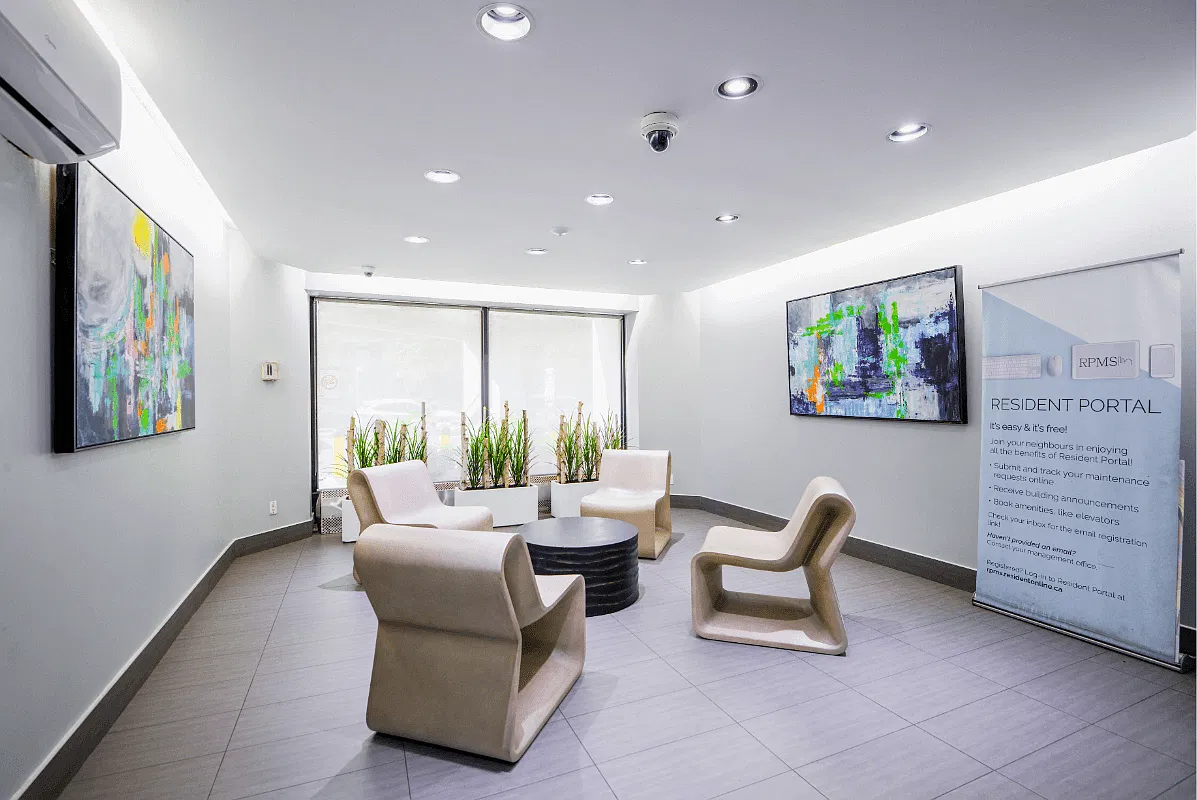 Huntley Apartments — Photo 4
