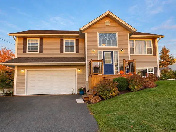 57 John St, Cornwall, PE C0A 1H4