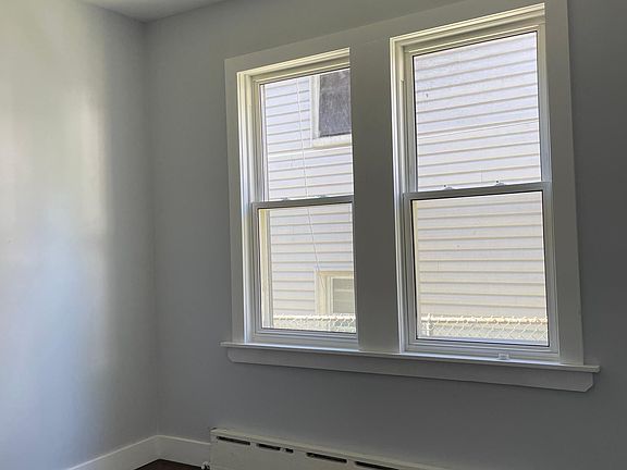5th image of 148 Jewett Ave #1
