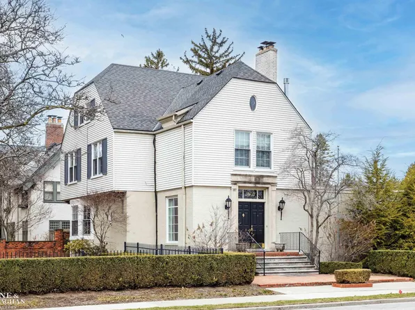17 Lake Shore Rd, Grosse Pointe Farms, MI 48236