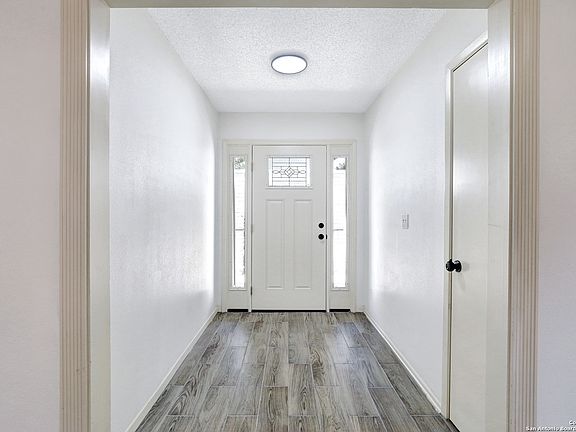 3rd image of 6718 CHELSEA WOOD