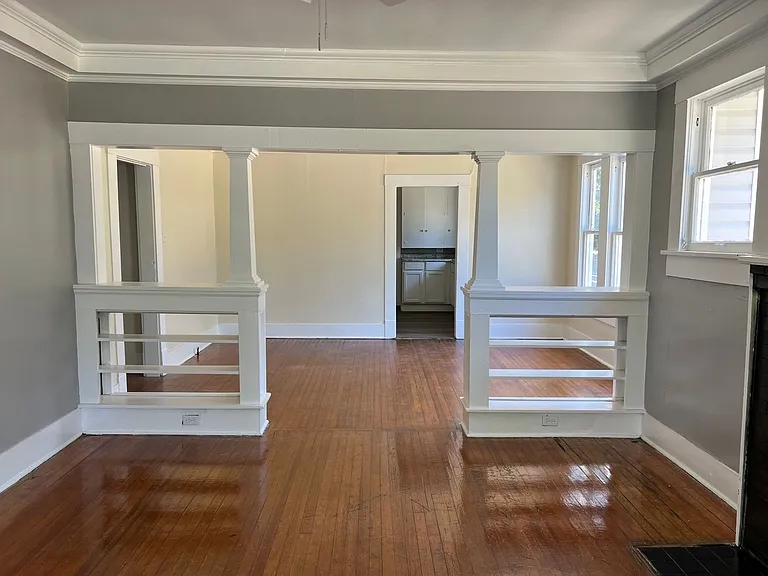 1025 Foster St — Photo 11