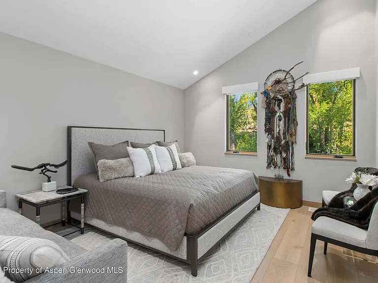 155 Lakeview Dr — Photo 34