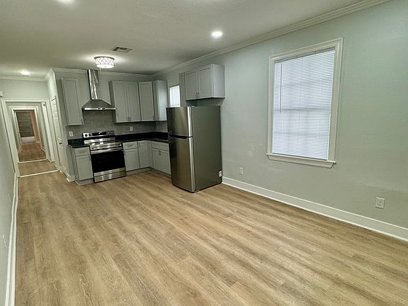 3rd image of 2542 Pauger St