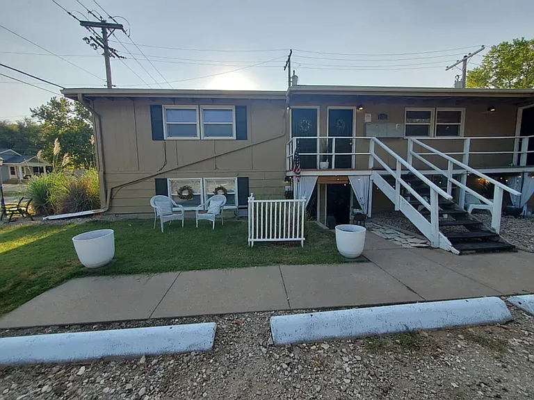 2101 Sloan St #4 — Photo 8