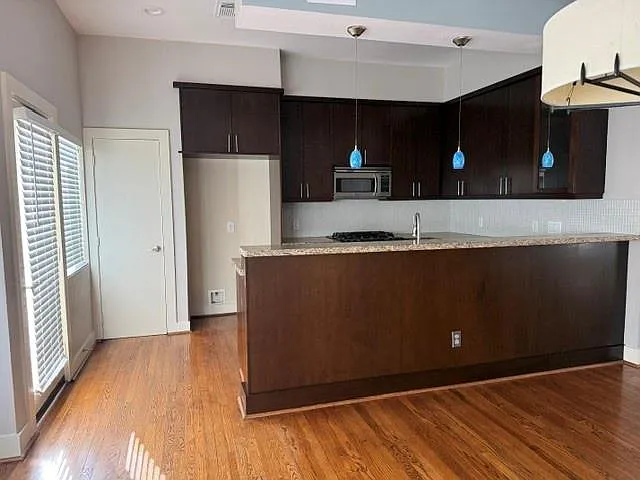 4700 Austin St — Photo 5
