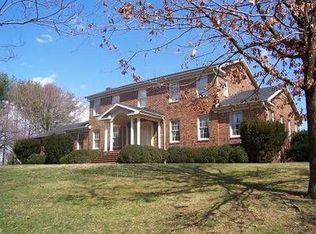 81 Donington Ln, Lexington, VA 24450