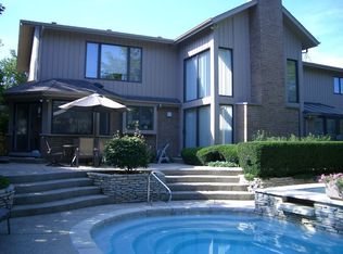 3728 Riviera Ct, Northbrook, IL 60062