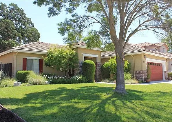 3 bed, 1491 sqft, $3,400 — Photo 1