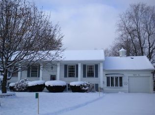 82 Tioga Cir, Rochester, NY 14616