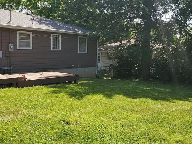 1607 Highridge Dr — Photo 15