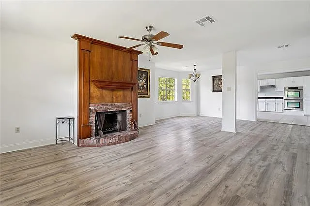 203 Nunez Rd — Photo 2